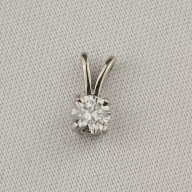 Pre-Owned-Diamond-Solitaire-Pendant