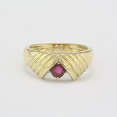 Pre-Owned 18 Karat Yellow Gold Natural Ruby Ring