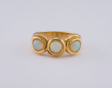 Pre-Owned 18k Opal Ring