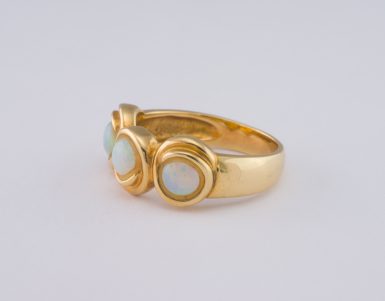 Pre-Owned 18k Opal Ring