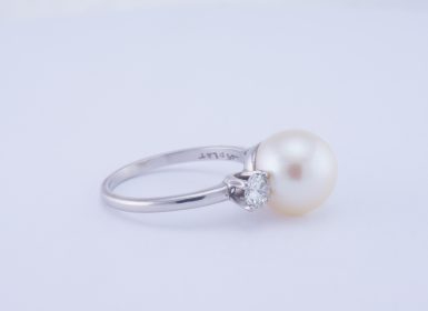 Vintage Platinum VS Diamond and Pearl Ring