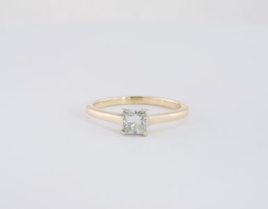 Pre-Owned 14K Princess Cut Diamond Solitaire Engagement Ring