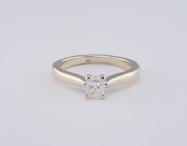 Pre-Owned 14K White Gold Diamond Solitaire Ring