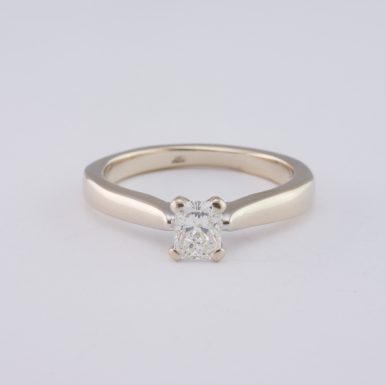 Pre-Owned 14K White Gold Diamond Solitaire Ring